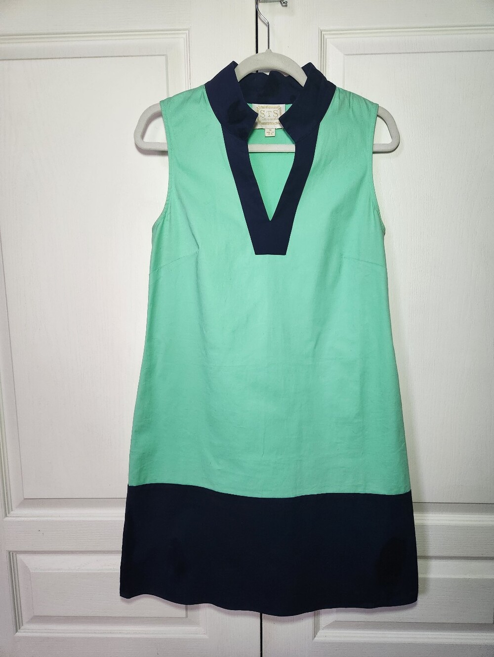 Sail To Sable Sleeveless Contrast Trim Navy And Mint Green Shift Dress - Size M